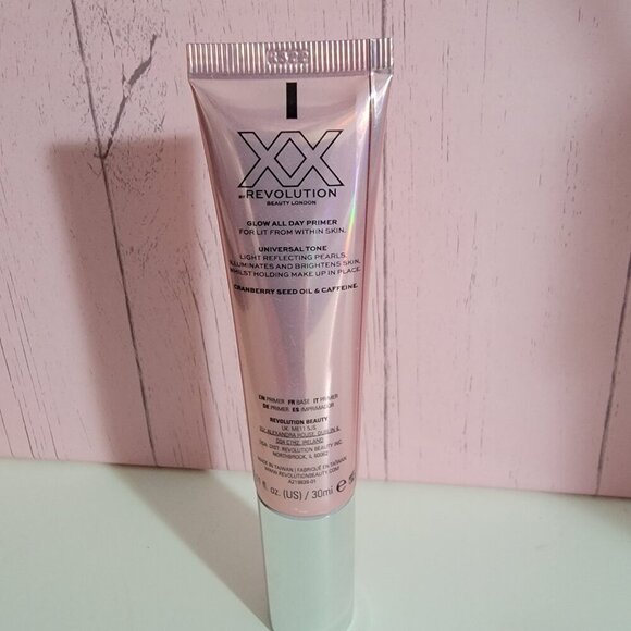 XX REVOLUTION GLOW FIXX GLOW ALL DAY PRIMER Universal Color - Picture 2 of 13